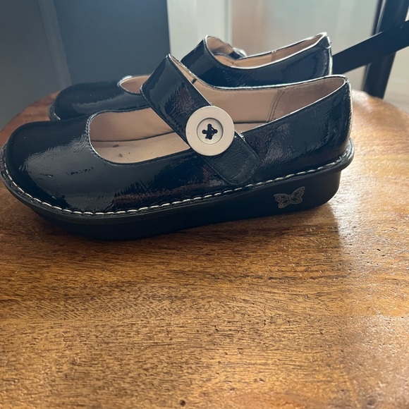 Algeria Mary Jane’s - Picture 5 of 6